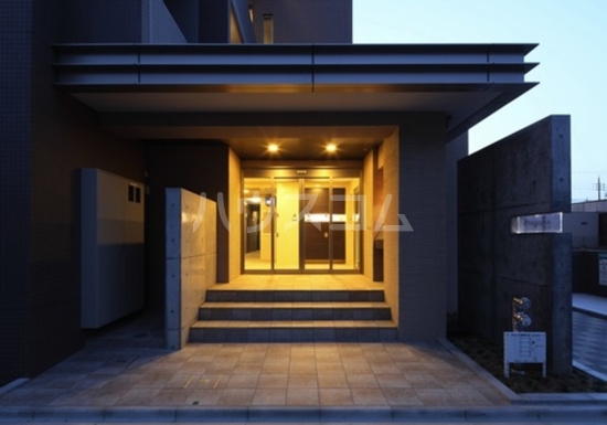 13/24 エントランス