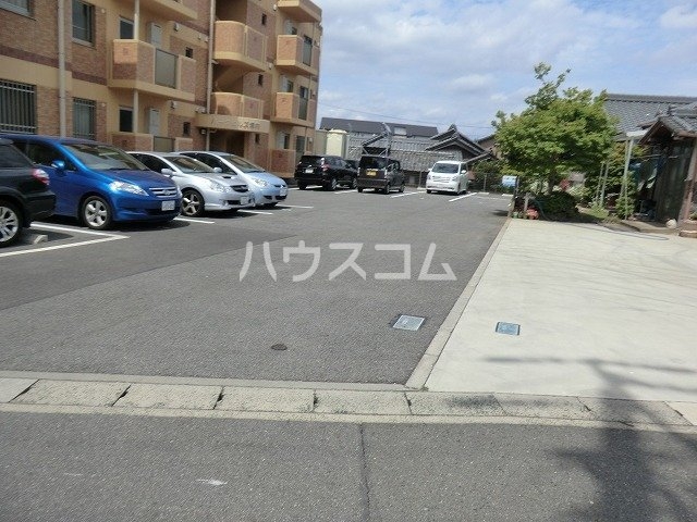 21/23 駐車場
