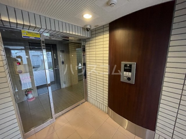 17/25 エントランス