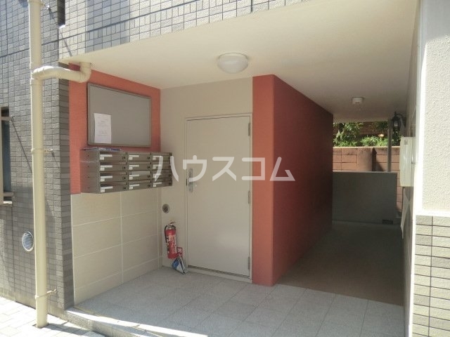 15/23 エントランス