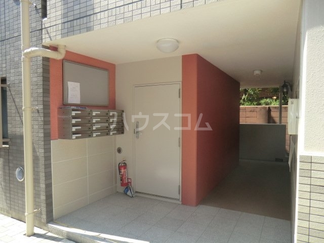 15/23 エントランス