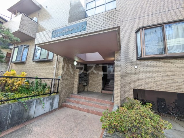 23/30 エントランス