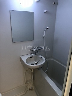 13/30 浴室