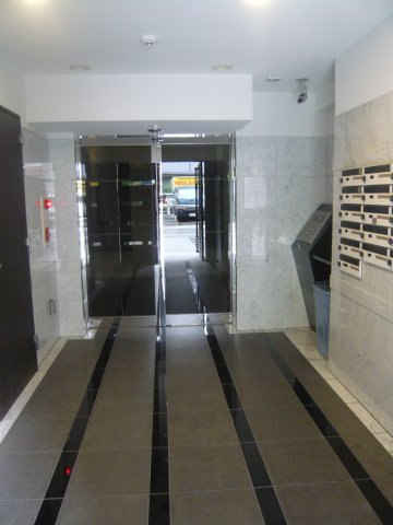 25/30 エントランス