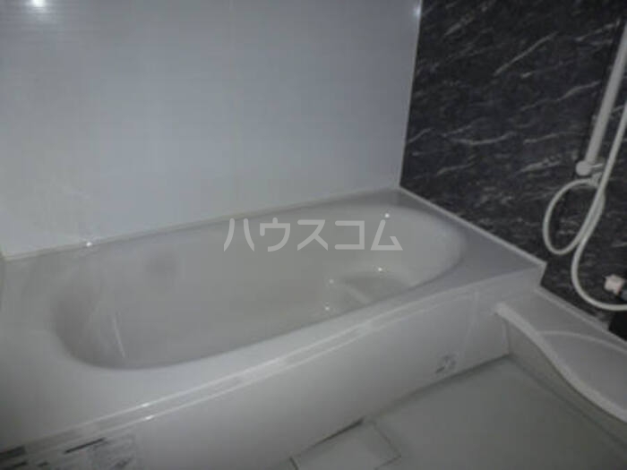 13/30 浴室