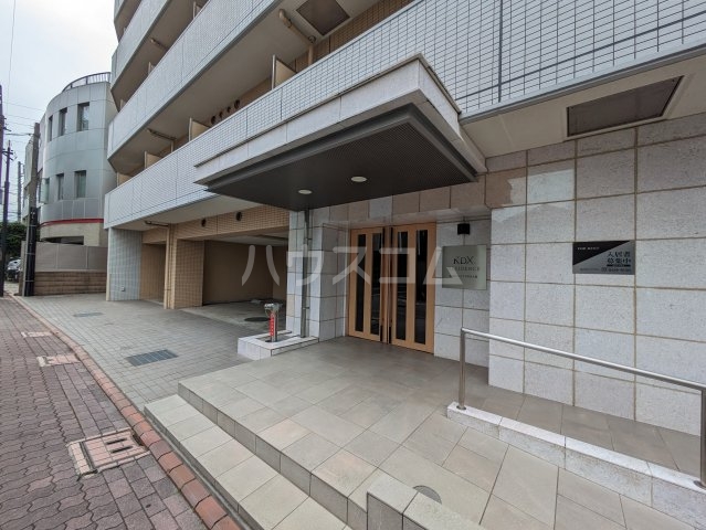 21/30 エントランス