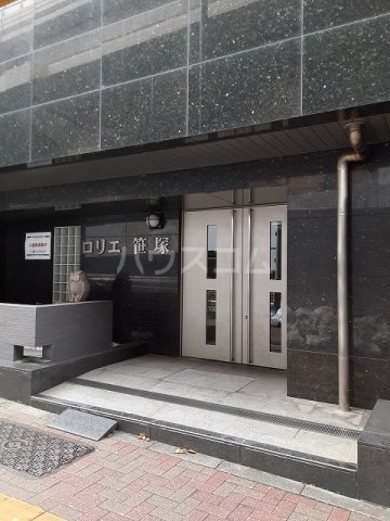 27/30 エントランス