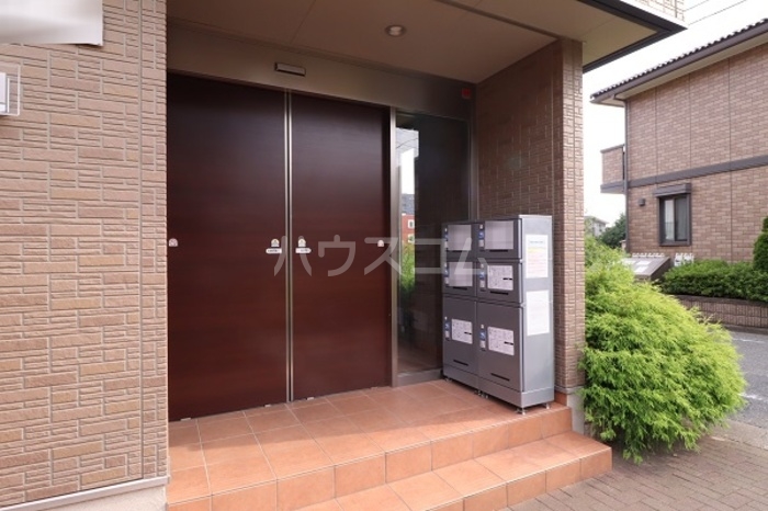 20/21 エントランス