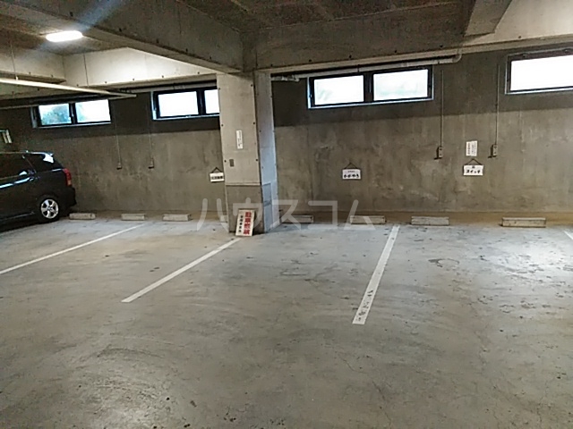 26/30 駐車場