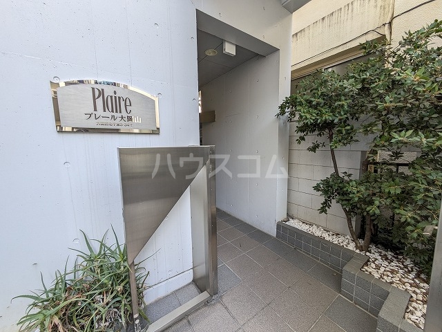 21/30 エントランス