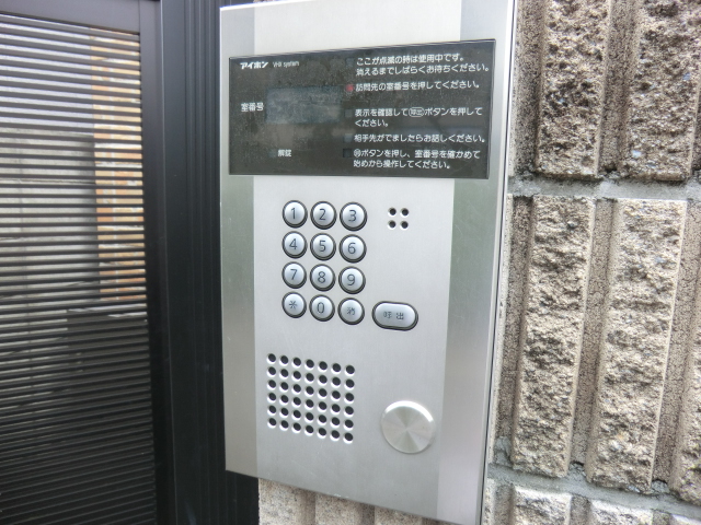 25/30 エントランス