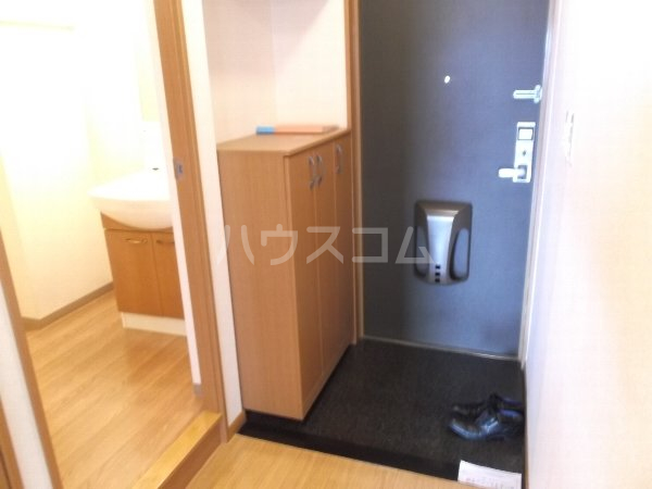 16/30 玄関