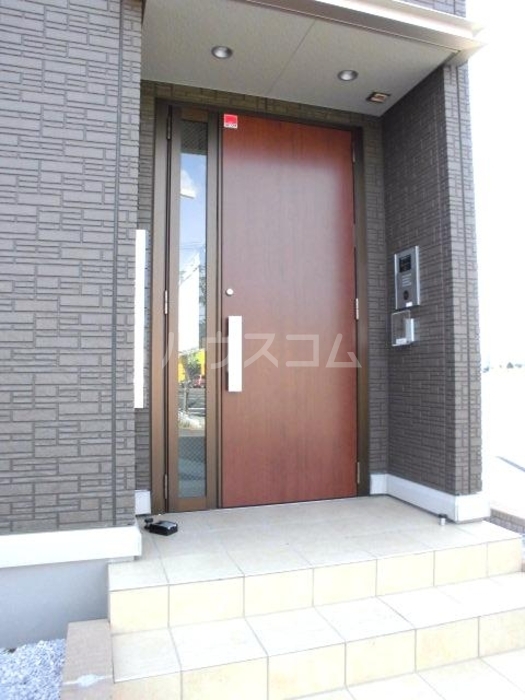 21/30 エントランス