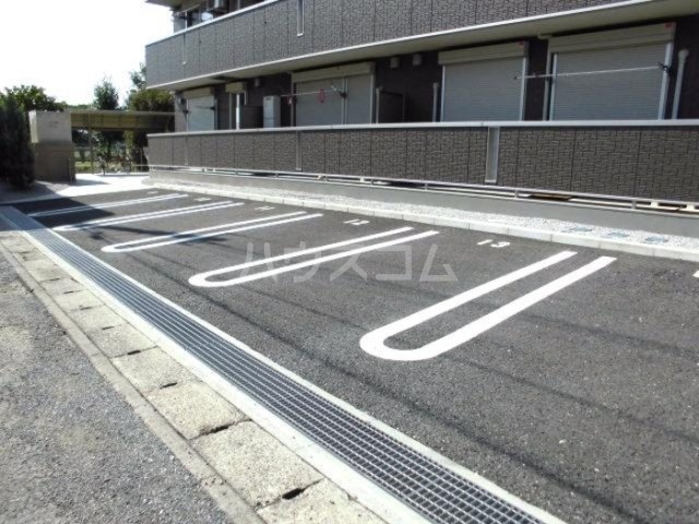 22/30 駐車場
