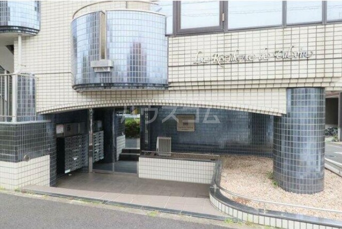 21/26 エントランス