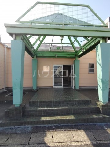 21/30 エントランス