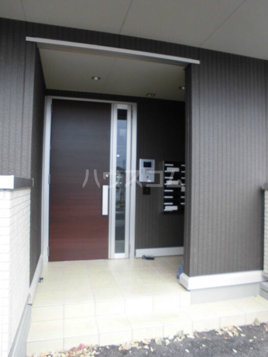 19/30 エントランス