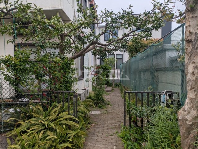 2/5 エントランス