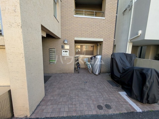 15/19 エントランス