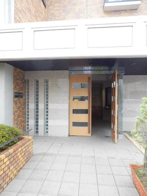 15/25 エントランス