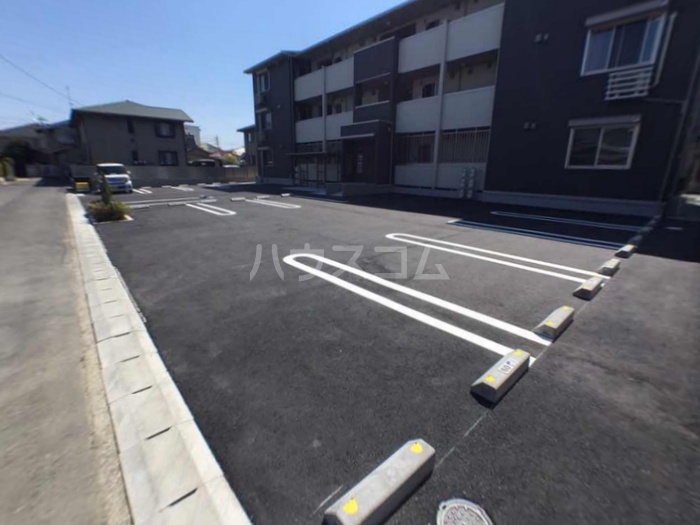 19/26 駐車場