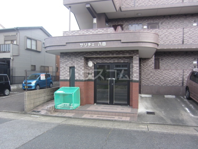 21/30 エントランス