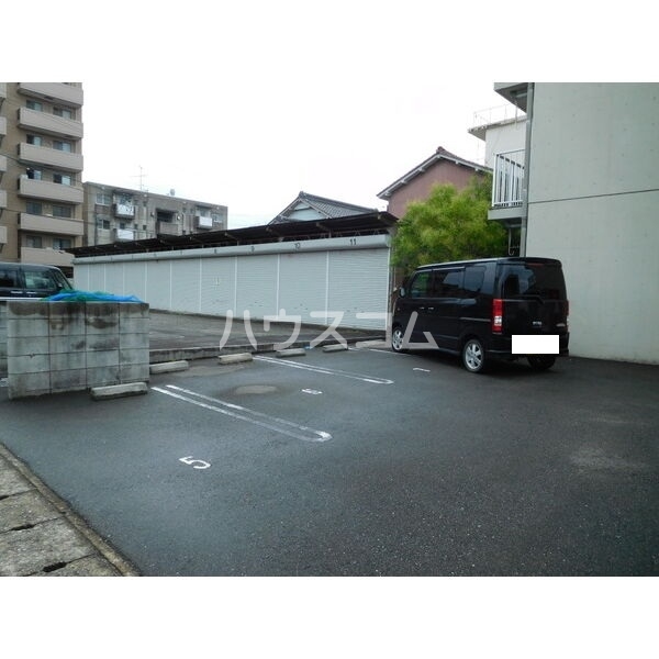 18/24 駐車場
