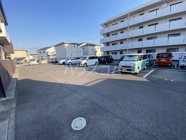 22/30 駐車場
