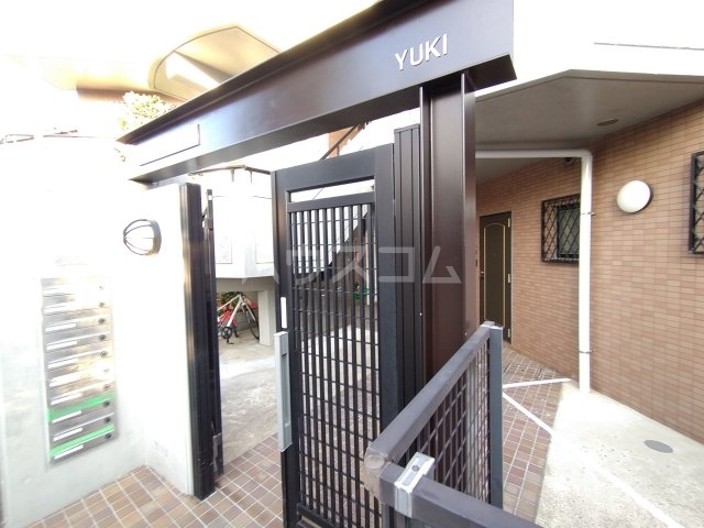 2/5 エントランス