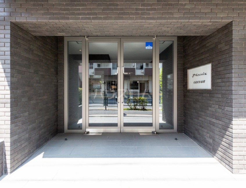 15/16 エントランス