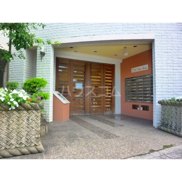 14/25 エントランス