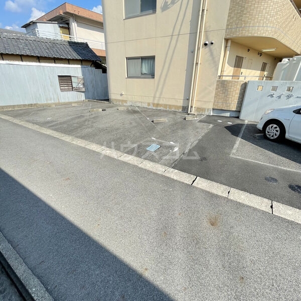 18/26 駐車場