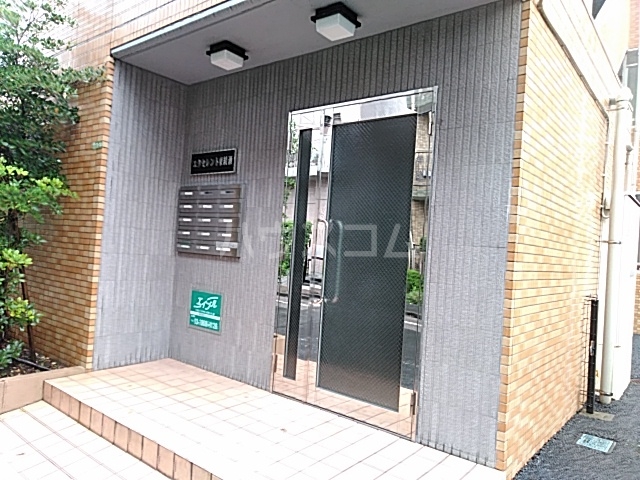 21/29 エントランス