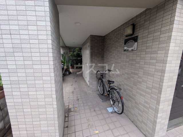 29/30 エントランス