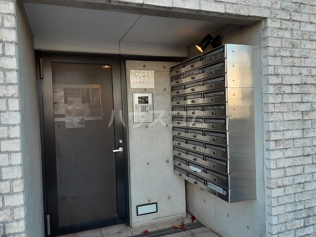 22/26 エントランス