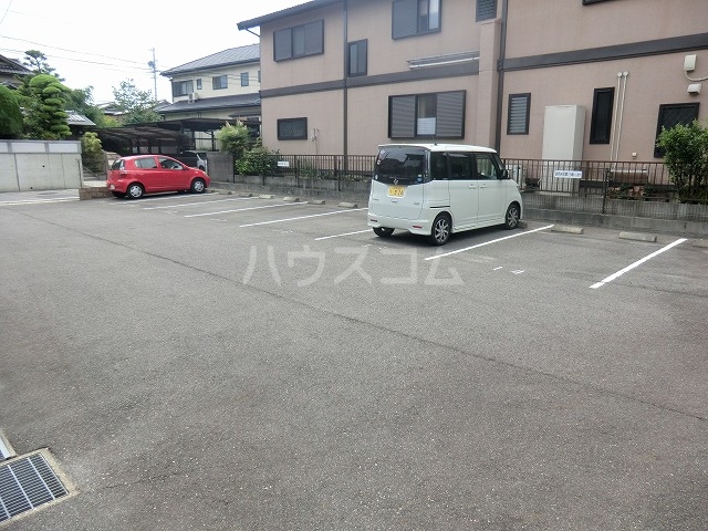 17/18 駐車場