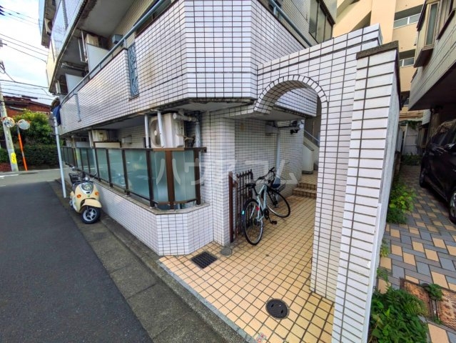 21/29 エントランス