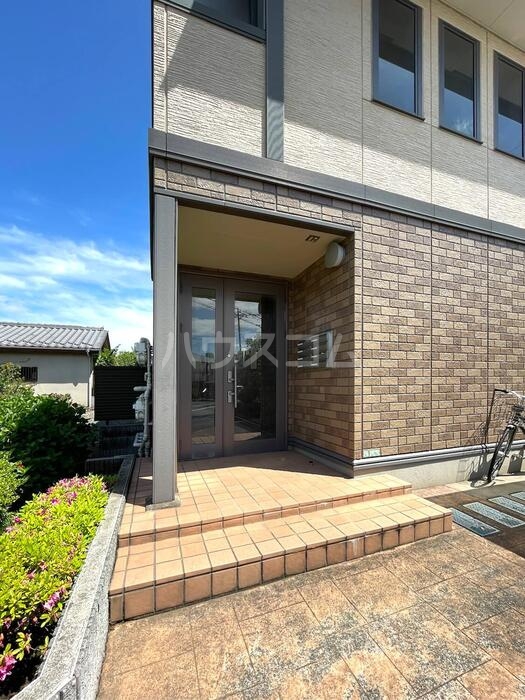 22/30 エントランス