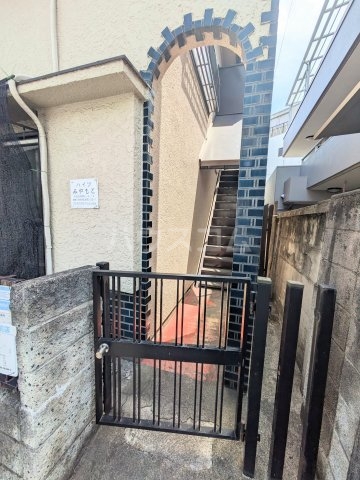 3/4 エントランス