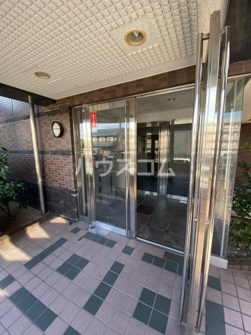 24/30 エントランス