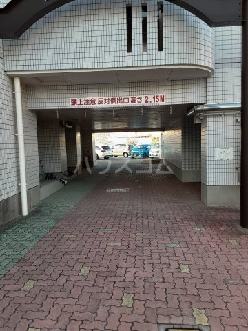 22/30 エントランス