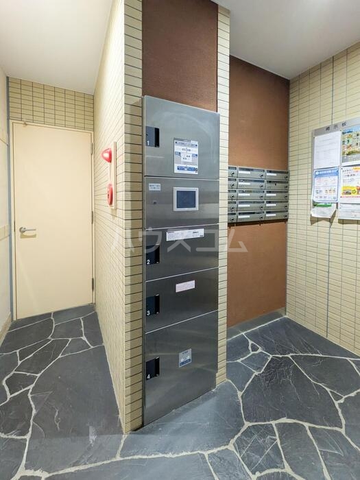 2/4 エントランス