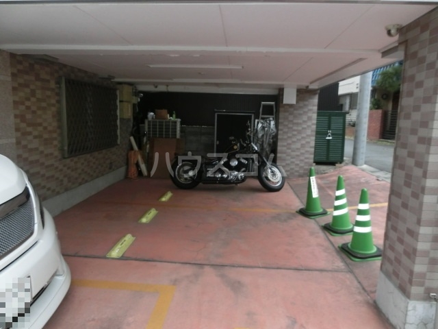 20/23 エントランス