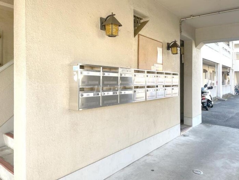 14/19 エントランス