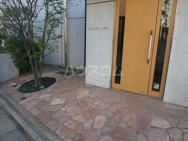 21/29 エントランス