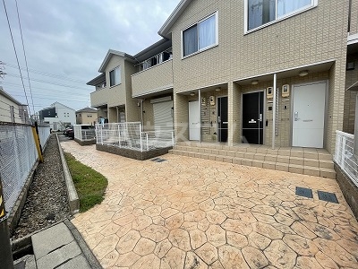 25/30 エントランス