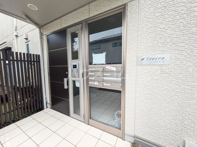 3/7 エントランス