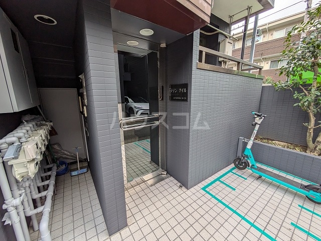 21/26 エントランス