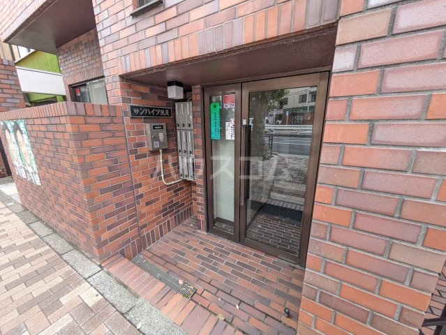 21/23 エントランス