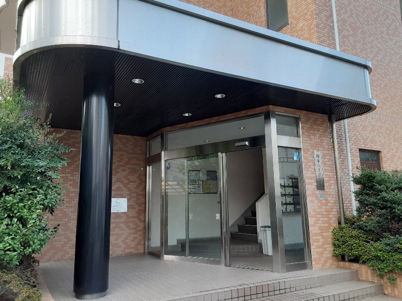 25/28 エントランス